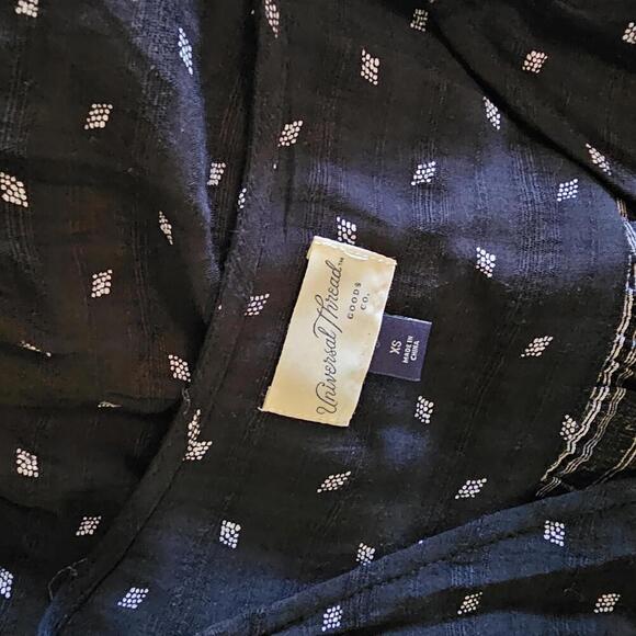 Universal Thread Women's XS Black Tied Top - Picture 4 of 5